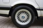 BMW 740i 1992 года (UK)